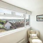 Host & - Voyagers' View